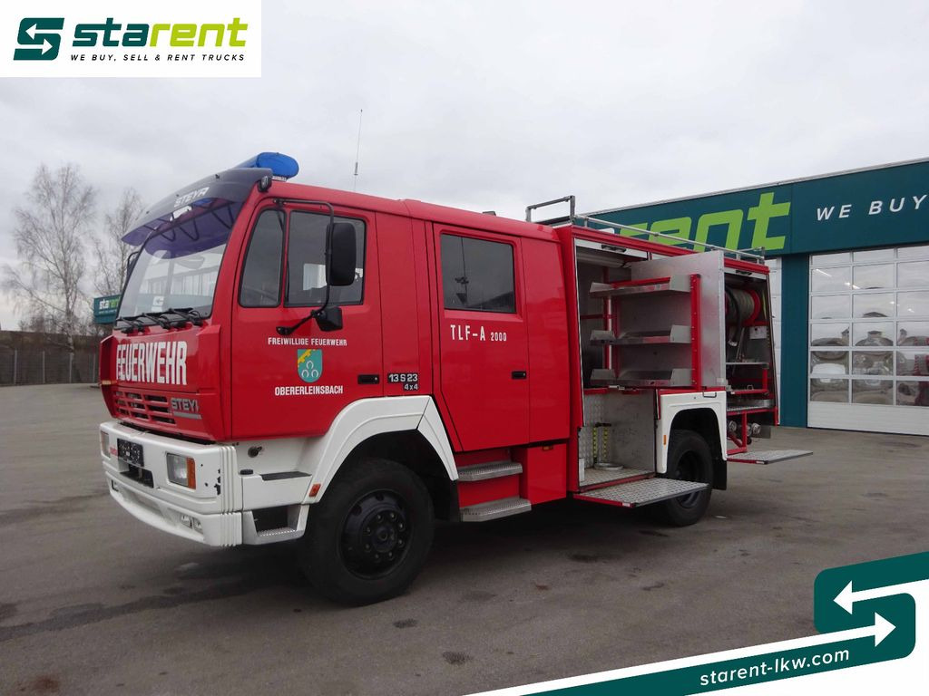 Steyr 13S23 4x4 Feuerwehrauto, 2.000 Liter Wassertank - Truck: picture 1 Steyr 13S23 4x4 Feuerwehrauto, 2.000 Liter Wassertank - Truck: picture 1