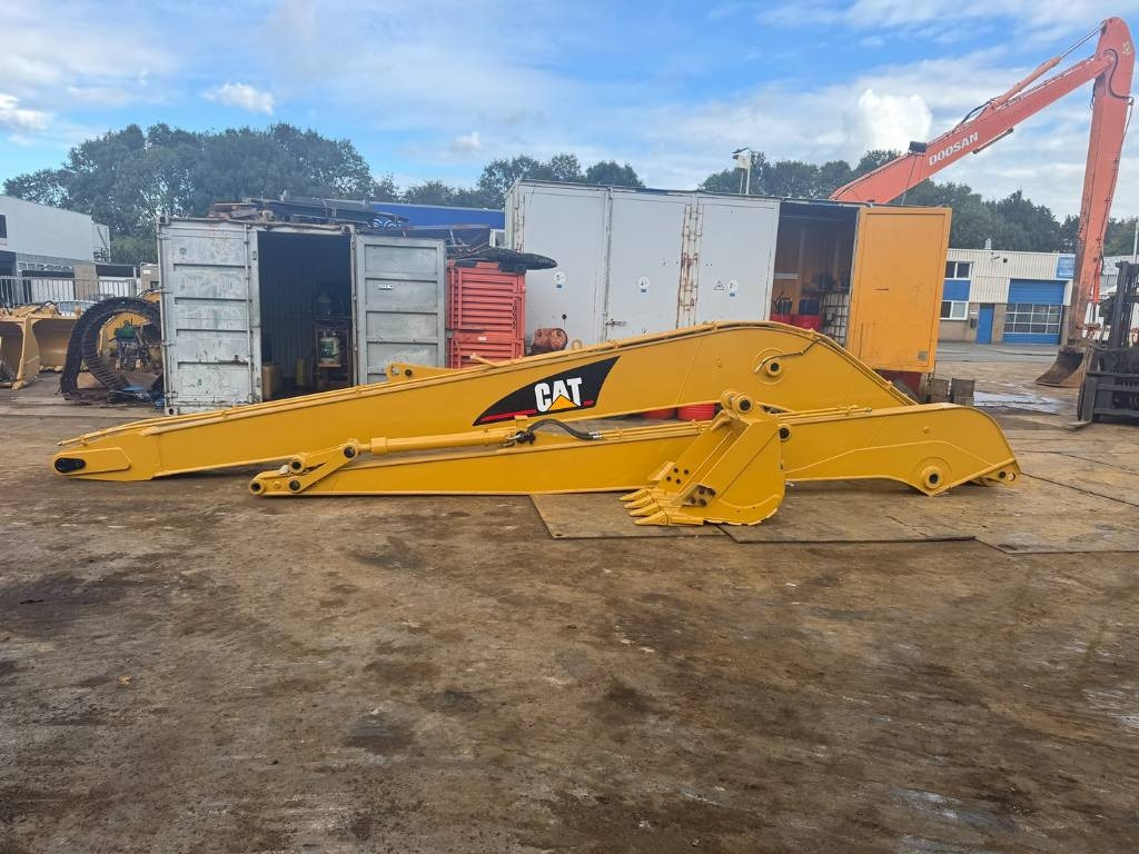 CAT 320 D L LONG REACH BOOM 15M UNUSED - Excavator: picture 1 CAT 320 D L LONG REACH BOOM 15M UNUSED - Excavator: picture 1