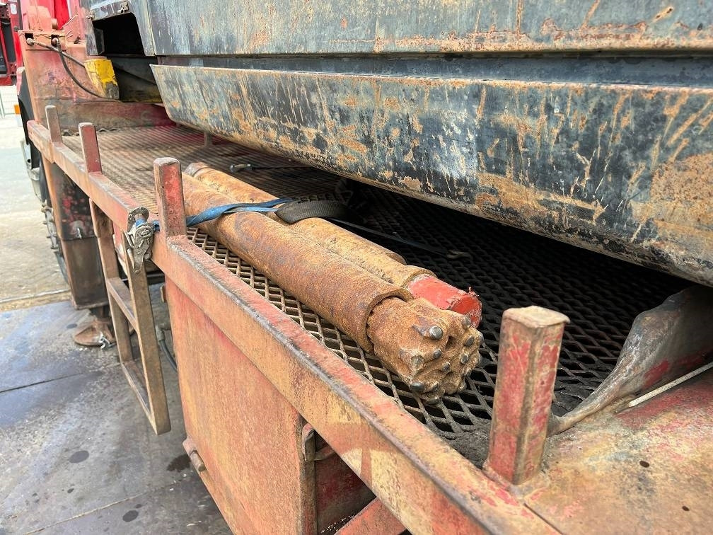 Drilling machine Sisu 12E480 6X6 WATER WELL DRILL ATLAS COPCO XRV410 (50: picture 19