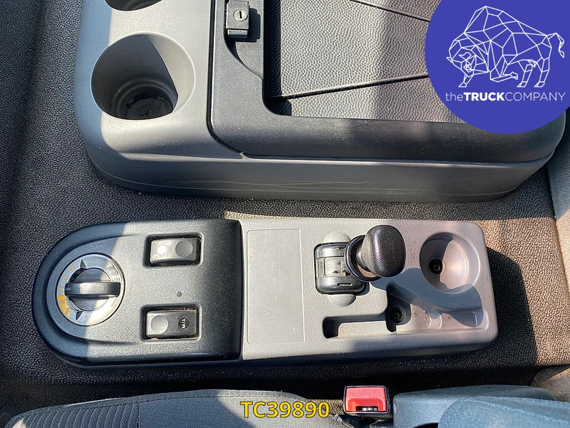 DAF LF 55 220 - Curtain side truck: picture 4 DAF LF 55 220 - Curtain side truck: picture 4