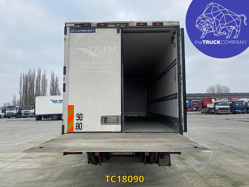 Refrigerator truck Renault D 240: picture 20
