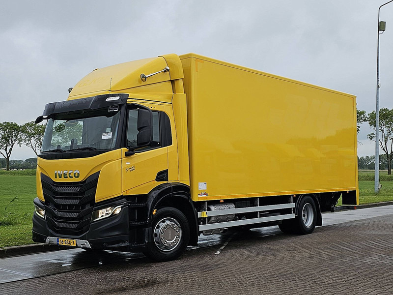 Iveco S-WAY AD190S33 TAILLIFT AIRCO - Box truck: picture 2 Iveco S-WAY AD190S33 TAILLIFT AIRCO - Box truck: picture 2