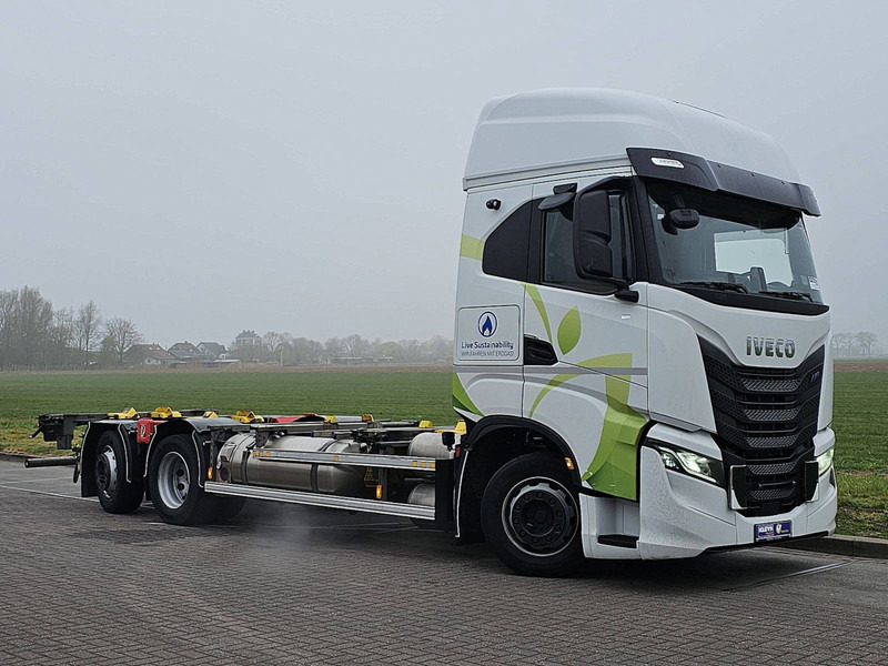 Iveco S-WAY AS260S46 LNG INT. STEERAXLE - Container transporter/ Swap body truck: picture 5 Iveco S-WAY AS260S46 LNG INT. STEERAXLE - Container transporter/ Swap body truck: picture 5