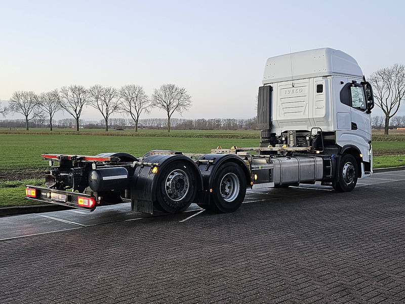 Iveco S-WAY AS440S51 DIESEL 6X2 INTARDER - Container transporter/ Swap body truck: picture 3 Iveco S-WAY AS440S51 DIESEL 6X2 INTARDER - Container transporter/ Swap body truck: picture 3