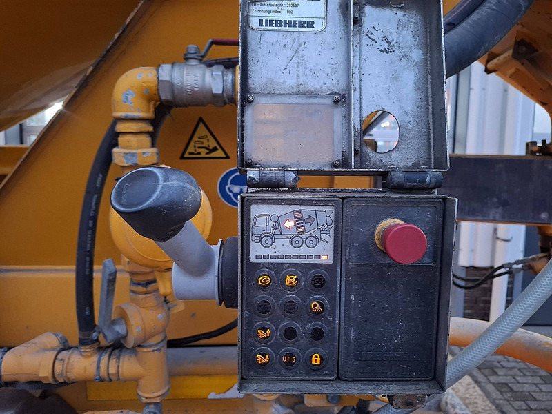 Concrete mixer truck Mercedes-Benz AROCS 3243: picture 17 Concrete mixer truck Mercedes-Benz AROCS 3243: picture 17