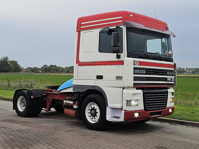 DAF XF 95.380 SPACECAB EURO 2 - Tractor truck: picture 5 DAF XF 95.380 SPACECAB EURO 2 - Tractor truck: picture 5