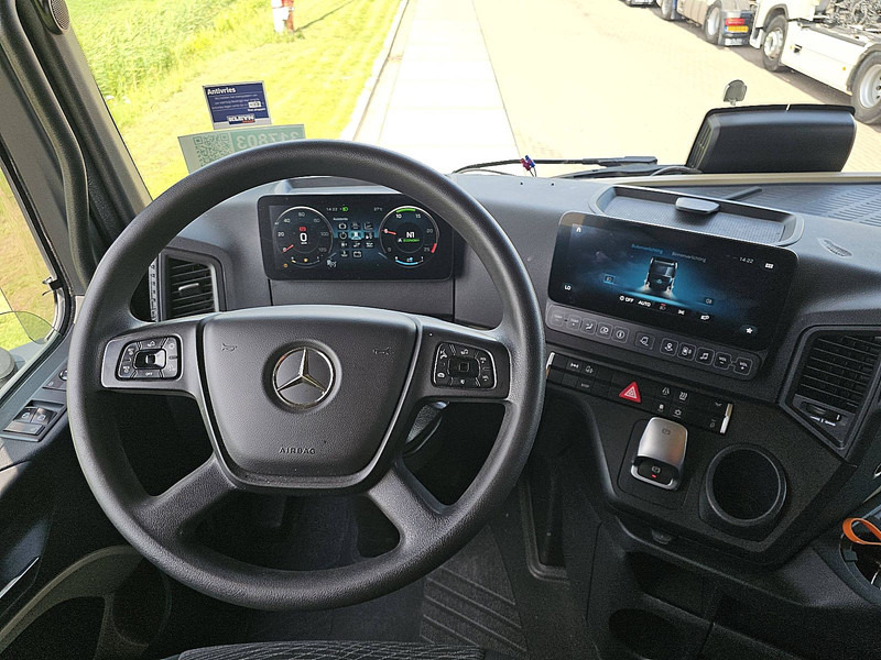 Tractor truck Mercedes-Benz ACTROS 1848 LS STR.SP. RET. 2X TANK: picture 8