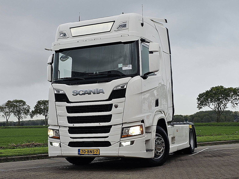 Scania R410 HL SKIRTS NL-TRUCK - Tractor truck: picture 1 Scania R410 HL SKIRTS NL-TRUCK - Tractor truck: picture 1