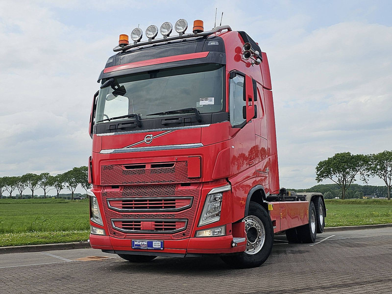 Volvo FH 540 6X4 LIFTING BOOGIE - Hook lift truck: picture 1 Volvo FH 540 6X4 LIFTING BOOGIE - Hook lift truck: picture 1