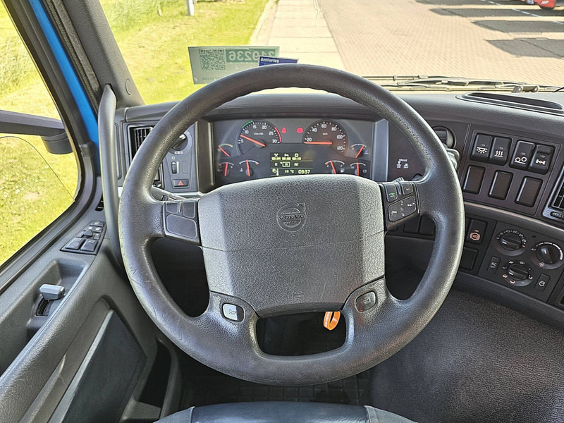 Box truck Volvo FM 11.330 8X2 BÄR 2000KG LIFT: picture 12