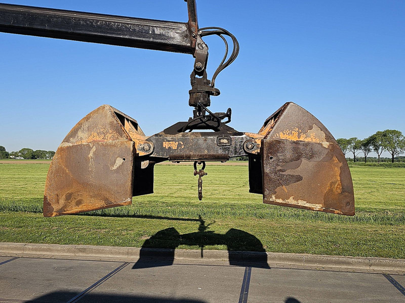 Dropside/ Flatbed truck, Crane truck Volvo FM 460 8X2 HMF 3220 K5: picture 20