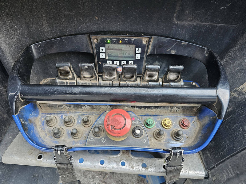 Dropside/ Flatbed truck, Crane truck Volvo FM 460 8X2 HMF 3220 K5: picture 17