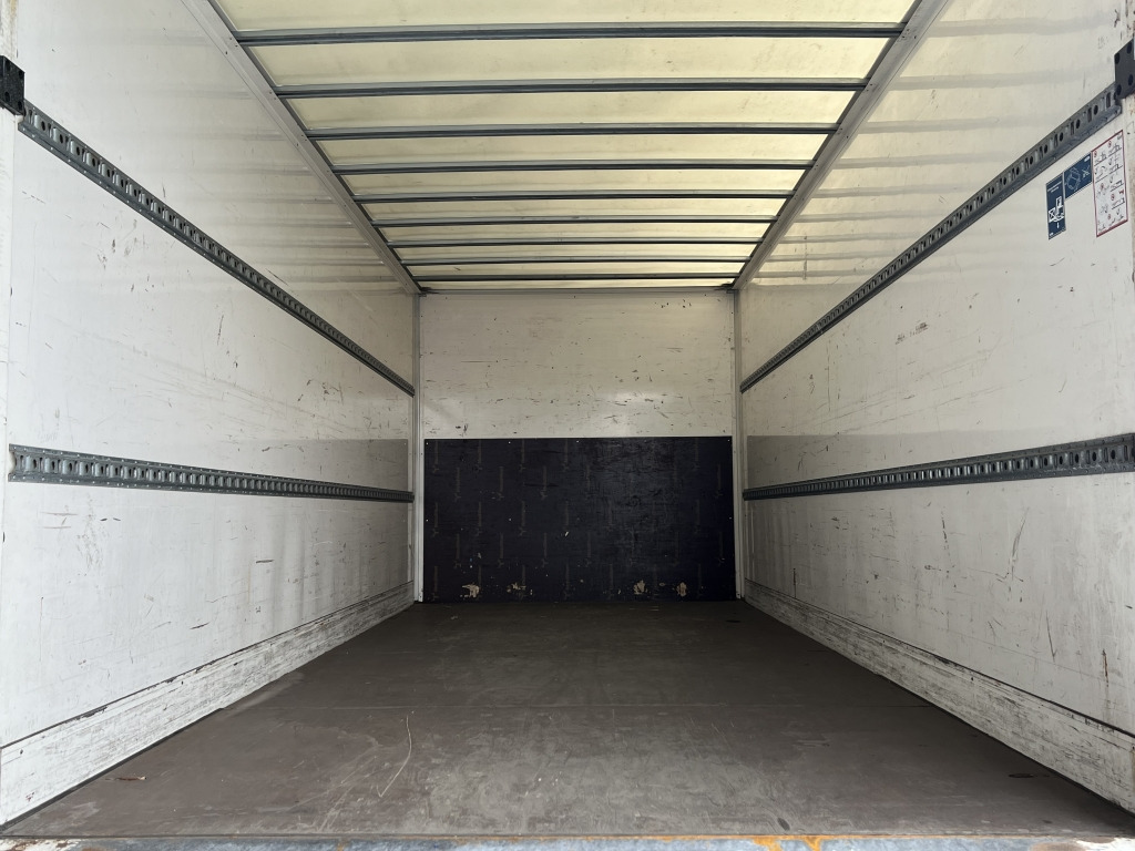 MAN TGL 8.180 Klimaaut. 6,05m LBW AHK Orig. 198'km - Closed box van: picture 5 MAN TGL 8.180 Klimaaut. 6,05m LBW AHK Orig. 198'km - Closed box van: picture 5