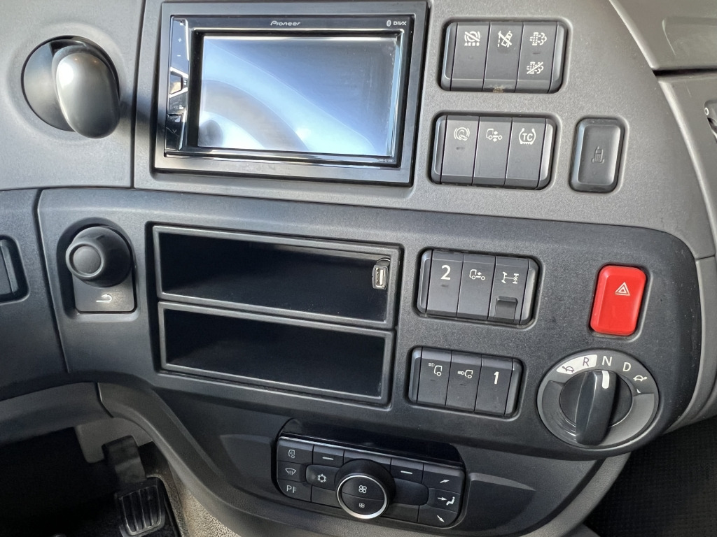 Daf XF 530 SuperSpaceCab Klima+Standklima Retarder - Tractor truck: picture 2 Daf XF 530 SuperSpaceCab Klima+Standklima Retarder - Tractor truck: picture 2