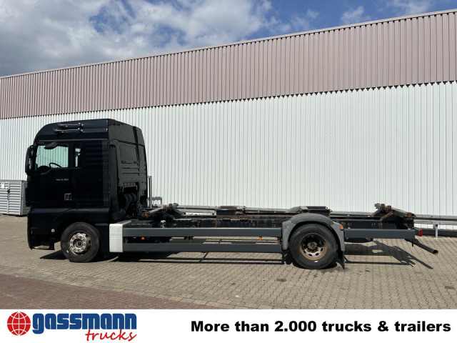 Container transporter/ Swap body truck MAN TGA 18.360 4x2 LL, Fahrschulausstattung: picture 12