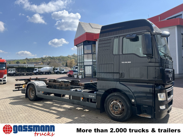 Container transporter/ Swap body truck MAN TGA 18.360 4x2 LL, Fahrschulausstattung: picture 9
