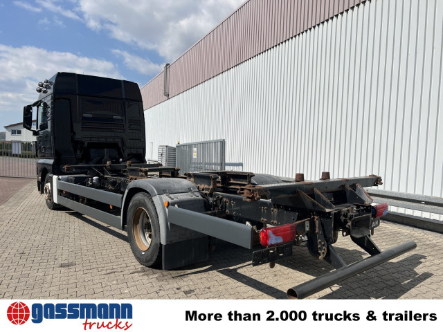 Container transporter/ Swap body truck MAN TGA 18.360 4x2 LL, Fahrschulausstattung: picture 11