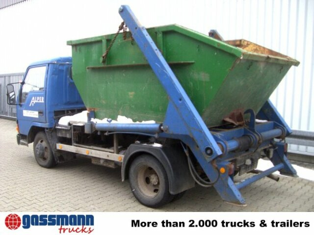 Mitsubishi Canter 4x2 - Skip loader truck: picture 2 Mitsubishi Canter 4x2 - Skip loader truck: picture 2