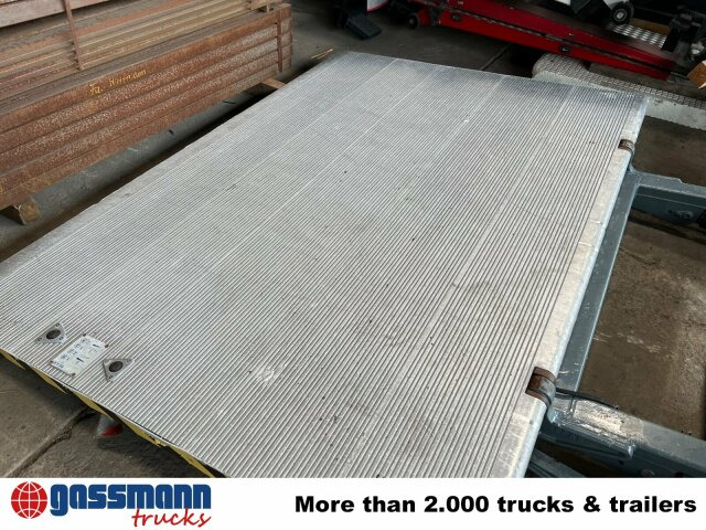 BC2000S4 Ladebordwand, Ex-Schweizer Armee - Semi-trailer: picture 4 BC2000S4 Ladebordwand, Ex-Schweizer Armee - Semi-trailer: picture 4
