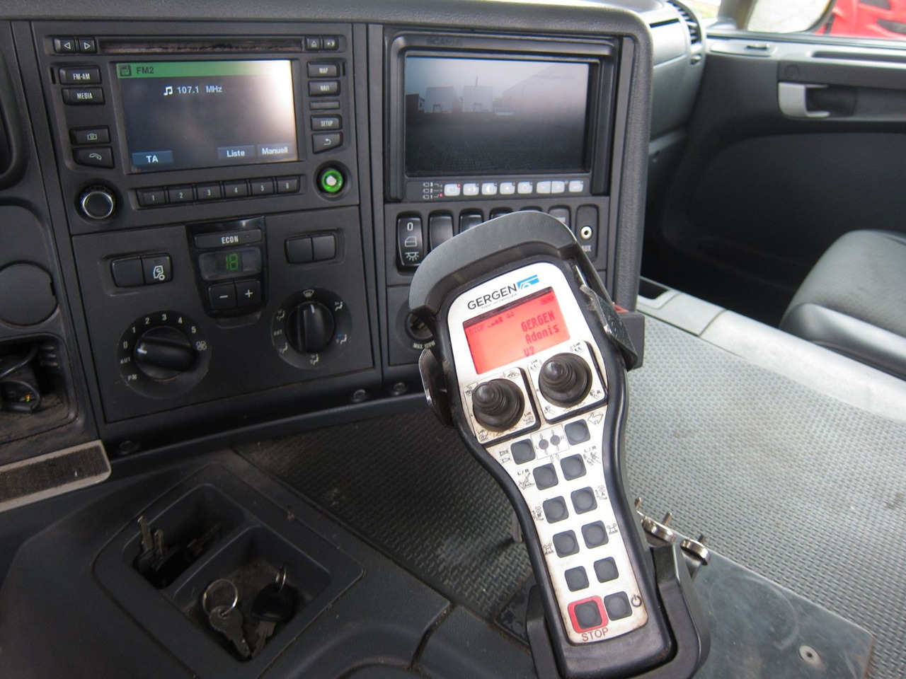 Tipper Scania P400 LB 6x2/4 Gergen TAK Retarder Remote/Funk: picture 13 Tipper Scania P400 LB 6x2/4 Gergen TAK Retarder Remote/Funk: picture 13