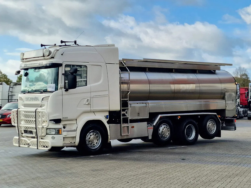 Scania R520 V8 8x2*4 - Milk tank - 19.000L - 4 compartments - Pump and counter - Retarder - Tanker truck: picture 3 Scania R520 V8 8x2*4 - Milk tank - 19.000L - 4 compartments - Pump and counter - Retarder - Tanker truck: picture 3