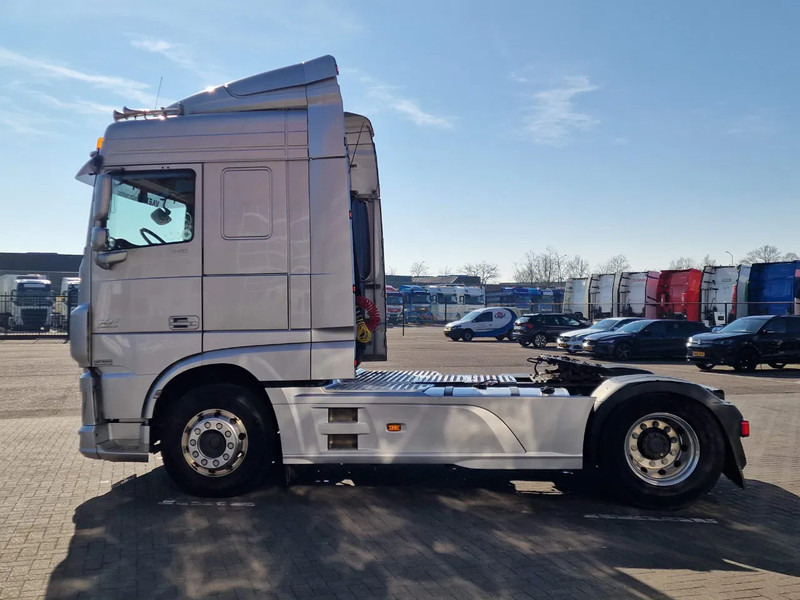 DAF XF 440 SpaceCab 4x2 - Full spoiler - Alloy wheels - Air horn - Light bar - Tractor truck: picture 4 DAF XF 440 SpaceCab 4x2 - Full spoiler - Alloy wheels - Air horn - Light bar - Tractor truck: picture 4