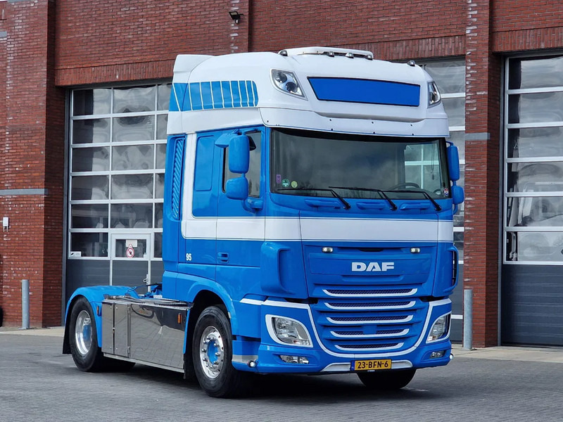 DAF XF 460 SuperSpaceCab 4x2 - PTO/Hydraulic - Night clima - Clean Dutch truck - Tractor truck: picture 1 DAF XF 460 SuperSpaceCab 4x2 - PTO/Hydraulic - Night clima - Clean Dutch truck - Tractor truck: picture 1