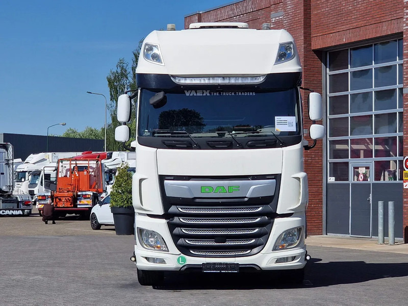 DAF XF 480 6x2/4 SuperSpaceCab - Retarder - Night clima - Navi -Sliding 5th wheel - Tractor truck: picture 2 DAF XF 480 6x2/4 SuperSpaceCab - Retarder - Night clima - Navi -Sliding 5th wheel - Tractor truck: picture 2
