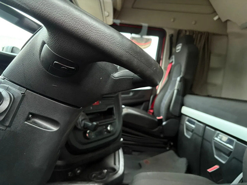 Iveco S-WAY 460 LNG - 4x2 - Retarder - Full air - Tractor truck: picture 4 Iveco S-WAY 460 LNG - 4x2 - Retarder - Full air - Tractor truck: picture 4