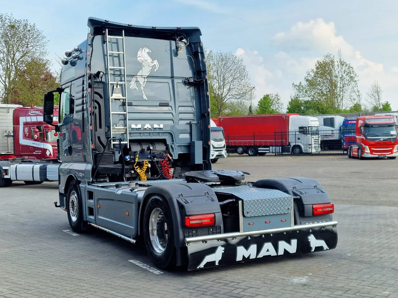 MAN TGX 18.580 4x2 XL - Retarder - PTO/Hydraulic - Night clima - Full spoiler - Alloy wheels - Tractor truck: picture 5 MAN TGX 18.580 4x2 XL - Retarder - PTO/Hydraulic - Night clima - Full spoiler - Alloy wheels - Tractor truck: picture 5