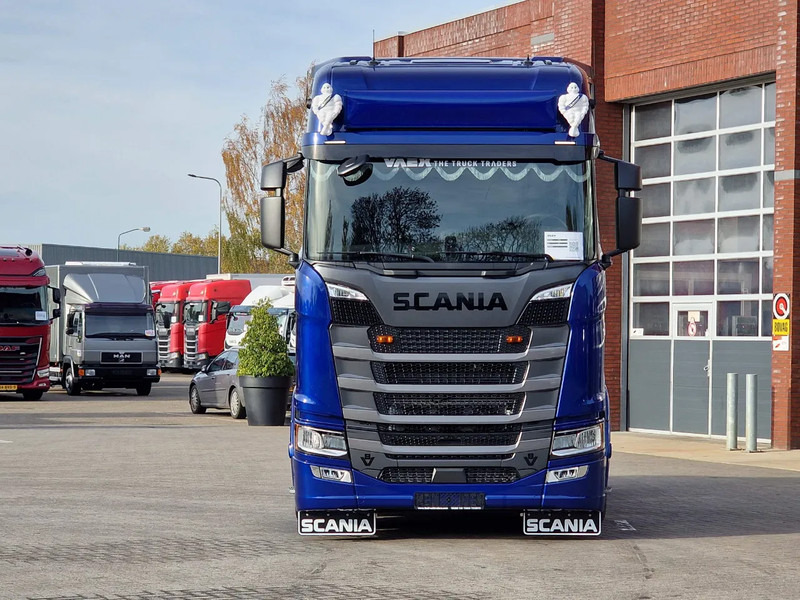 Scania 660S V8 NGS Highline 4x2 - Full spec - Retarder - Night Clima - Leather - Led - Full air - New Dashboard - Tractor truck: picture 2 Scania 660S V8 NGS Highline 4x2 - Full spec - Retarder - Night Clima - Leather - Led - Full air - New Dashboard - Tractor truck: picture 2