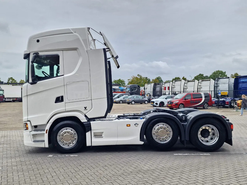 Scania 660S V8 NGS Highline 6x2/4 - New - Full spec - Retarder - Night clima - Leather - Led - Alcoa - Tractor truck: picture 4 Scania 660S V8 NGS Highline 6x2/4 - New - Full spec - Retarder - Night clima - Leather - Led - Alcoa - Tractor truck: picture 4