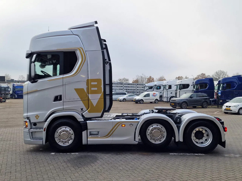 Scania 660S V8 NGS Highline 6x2/4 - New - Full spec - Retarder - Night clima - Led - Leather - Navi - Tractor truck: picture 4 Scania 660S V8 NGS Highline 6x2/4 - New - Full spec - Retarder - Night clima - Led - Leather - Navi - Tractor truck: picture 4
