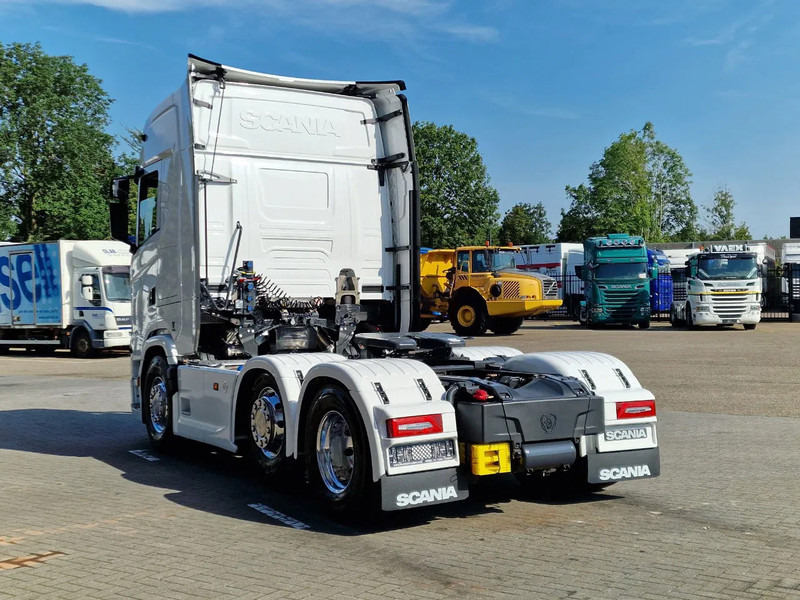 Scania 660S V8 NGS Highline 6x2/4 - New - Old dashboard - Full spec - Retarder - Night clima - Led - Leather - Navi - Tractor truck: picture 5 Scania 660S V8 NGS Highline 6x2/4 - New - Old dashboard - Full spec - Retarder - Night clima - Led - Leather - Navi - Tractor truck: picture 5