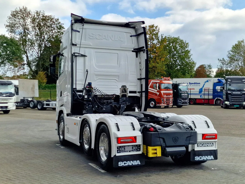 Scania 770S V8 NGS Highline 6x2/4 - New - Old dashboard - Full spec - Retarder - Night clima - Led - Leather - Navi - Tractor truck: picture 5 Scania 770S V8 NGS Highline 6x2/4 - New - Old dashboard - Full spec - Retarder - Night clima - Led - Leather - Navi - Tractor truck: picture 5