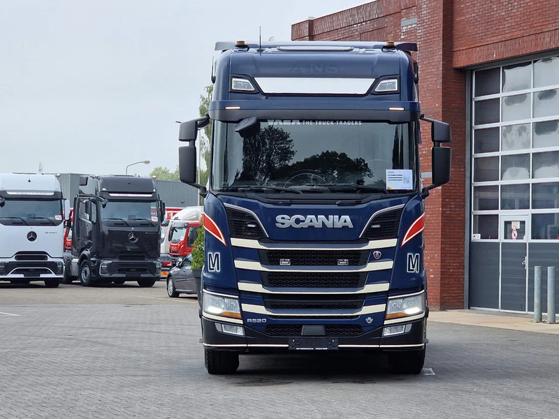 Scania R520 V8 NGS Highline 6x2 - PTO/Hydraulic - Full air - 2.95 WB - Navi - Fridge - Sliding 5th wheel - Tractor truck: picture 2 Scania R520 V8 NGS Highline 6x2 - PTO/Hydraulic - Full air - 2.95 WB - Navi - Fridge - Sliding 5th wheel - Tractor truck: picture 2