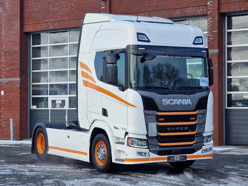 Scania S460 Highline 4x2 - Retarder - Night clima - 2x tank - Navi - Led - Low km - Tractor truck: picture 1 Scania S460 Highline 4x2 - Retarder - Night clima - 2x tank - Navi - Led - Low km - Tractor truck: picture 1