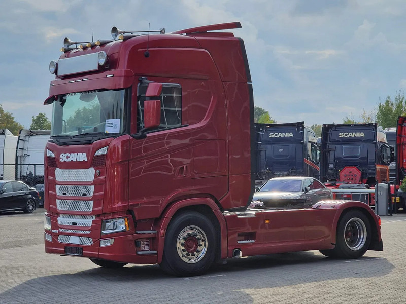 Scania S500 NGS Highline 4x2 - Retarder - Night clima - Full air - Custom interior - Full spoiler - 2 tank - Tractor truck: picture 3 Scania S500 NGS Highline 4x2 - Retarder - Night clima - Full air - Custom interior - Full spoiler - 2 tank - Tractor truck: picture 3