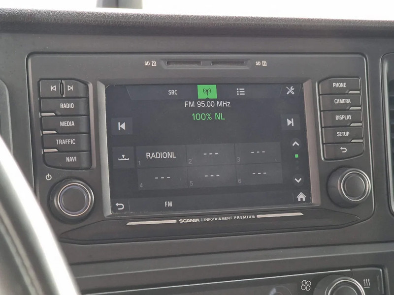 Tractor truck Scania T580 V8 Tuft Torpedo V8 - Custom exterior - Retarder - Full air - Show truck - Stack exhaust: picture 14 Tractor truck Scania T580 V8 Tuft Torpedo V8 - Custom exterior - Retarder - Full air - Show truck - Stack exhaust: picture 14