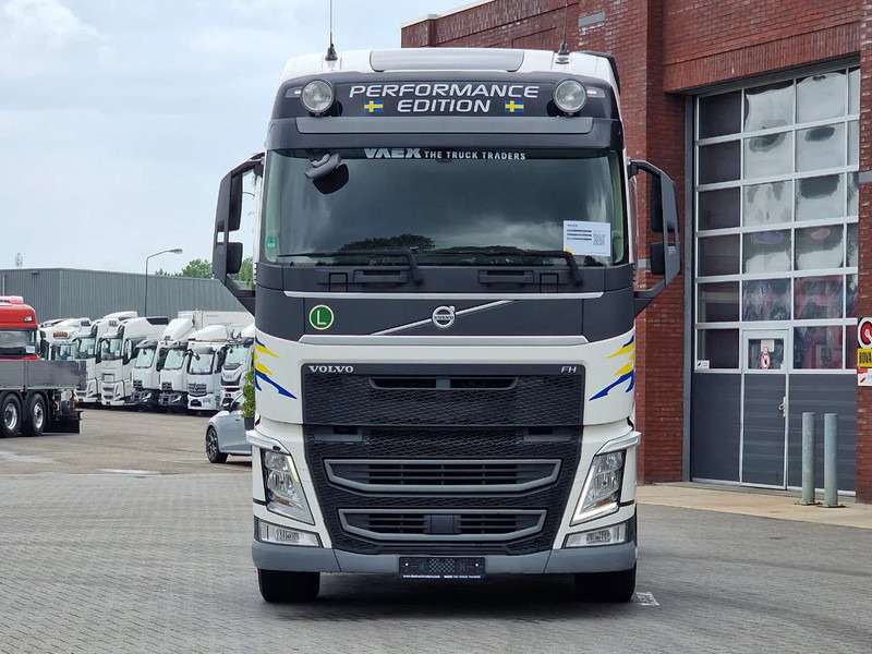 Volvo FH 13.500 Globetrotter 4x2 - I parkcool - Full air - Low KM 347Tkm - Fridge - Tractor truck: picture 3 Volvo FH 13.500 Globetrotter 4x2 - I parkcool - Full air - Low KM 347Tkm - Fridge - Tractor truck: picture 3