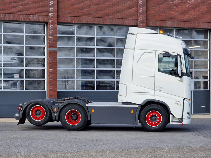 Volvo FH 13.500 Globetrotter 6x2 - I Save - 3.00 WB - PTO/Hydraulic - Full air - Custom interior - Tractor truck: picture 5 Volvo FH 13.500 Globetrotter 6x2 - I Save - 3.00 WB - PTO/Hydraulic - Full air - Custom interior - Tractor truck: picture 5