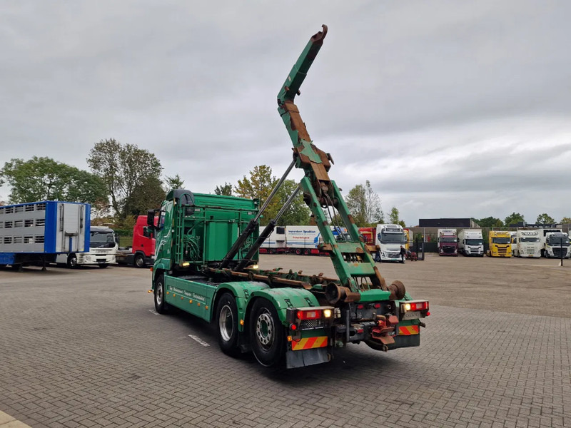 Volvo FH 13.440 6x2*4 - HIAB Hooklift 17T - Euro 5 - I shift - Steering axle - Hook lift truck: picture 5 Volvo FH 13.440 6x2*4 - HIAB Hooklift 17T - Euro 5 - I shift - Steering axle - Hook lift truck: picture 5