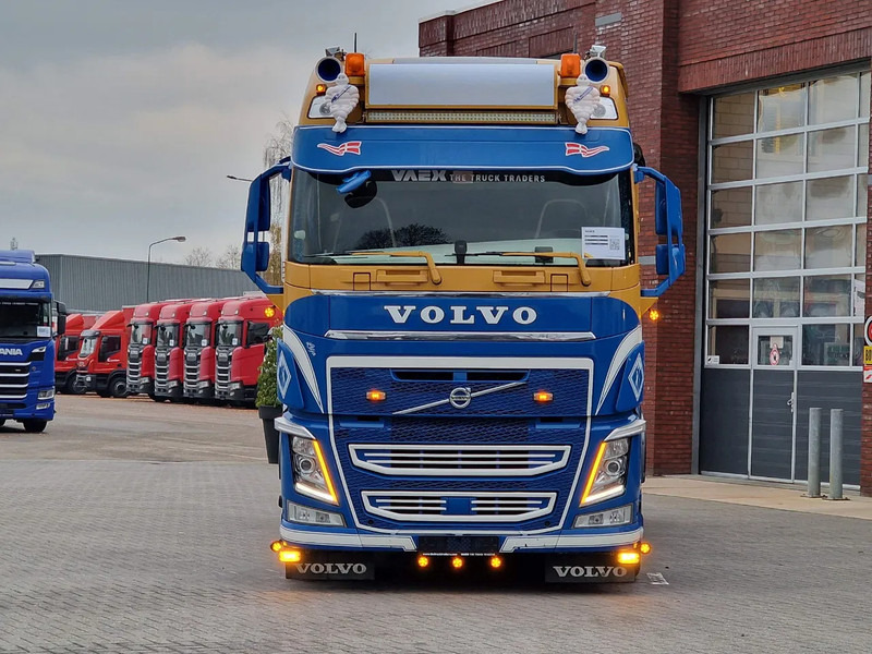 Volvo FH 13.540 Globetrotter 6x2 - 3 way tipper - Full air - I parkcool - Custom interior - Tipper: picture 4 Volvo FH 13.540 Globetrotter 6x2 - 3 way tipper - Full air - I parkcool - Custom interior - Tipper: picture 4