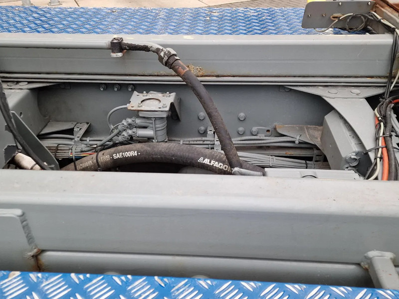 Tipper Volvo FH 13.540 Globetrotter 6x2 - 3 way tipper - Full air - I parkcool - Custom interior: picture 20 Tipper Volvo FH 13.540 Globetrotter 6x2 - 3 way tipper - Full air - I parkcool - Custom interior: picture 20