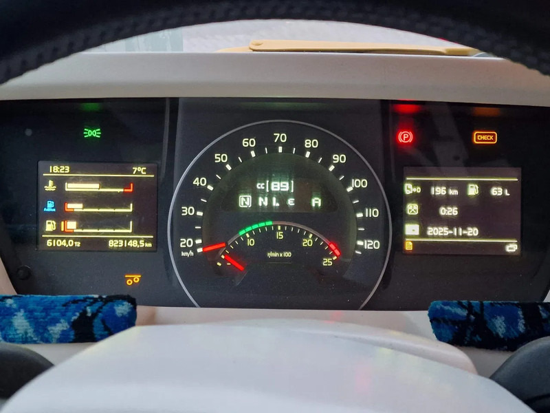 Tipper Volvo FH 13.540 Globetrotter 6x2 - 3 way tipper - Full air - I parkcool - Custom interior: picture 15 Tipper Volvo FH 13.540 Globetrotter 6x2 - 3 way tipper - Full air - I parkcool - Custom interior: picture 15