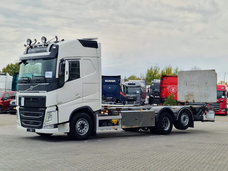 Volvo FH 13.540 Globetrotter 6x2 - BDF - Loadlift - Full air - I parkcool - 4.80 WB - Container transporter/ Swap body truck: picture 3 Volvo FH 13.540 Globetrotter 6x2 - BDF - Loadlift - Full air - I parkcool - 4.80 WB - Container transporter/ Swap body truck: picture 3