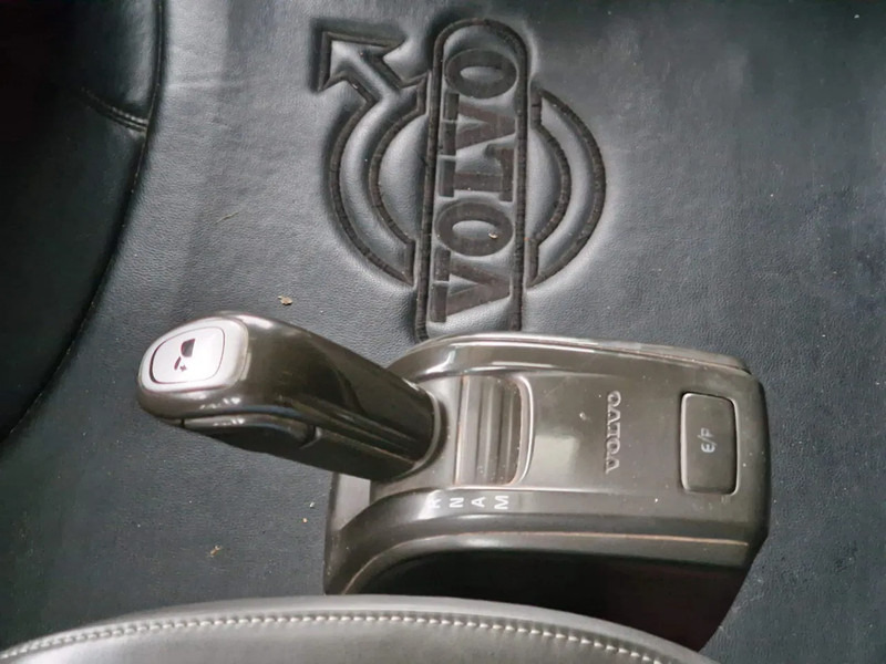 Hook lift truck Volvo FH 13.540 Globetrotter 8x4*4 - HIAB Hook 22T - Full air - Work remote: picture 15 Hook lift truck Volvo FH 13.540 Globetrotter 8x4*4 - HIAB Hook 22T - Full air - Work remote: picture 15