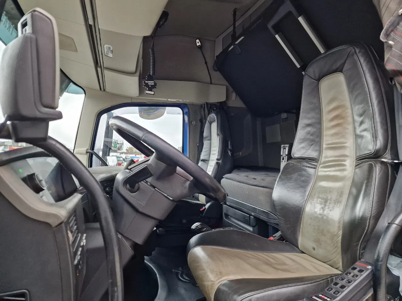 Hook lift truck Volvo FH 13.540 Globetrotter 8x4*4 - HIAB Hook 22T - Full air - Work remote: picture 12 Hook lift truck Volvo FH 13.540 Globetrotter 8x4*4 - HIAB Hook 22T - Full air - Work remote: picture 12