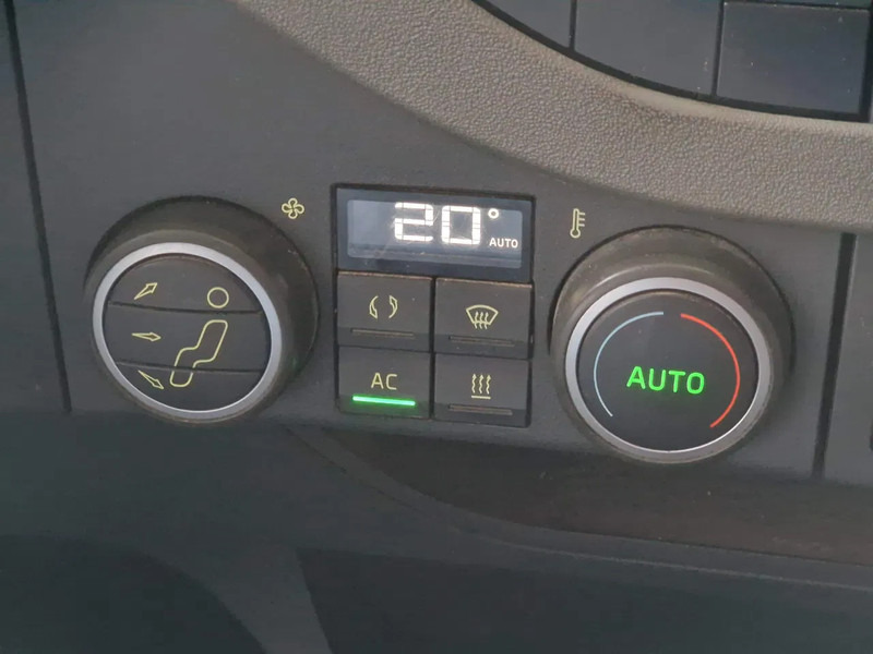 Hook lift truck Volvo FH 13.540 Globetrotter 8x4*4 - HIAB Hook 22T - Full air - Work remote: picture 14 Hook lift truck Volvo FH 13.540 Globetrotter 8x4*4 - HIAB Hook 22T - Full air - Work remote: picture 14