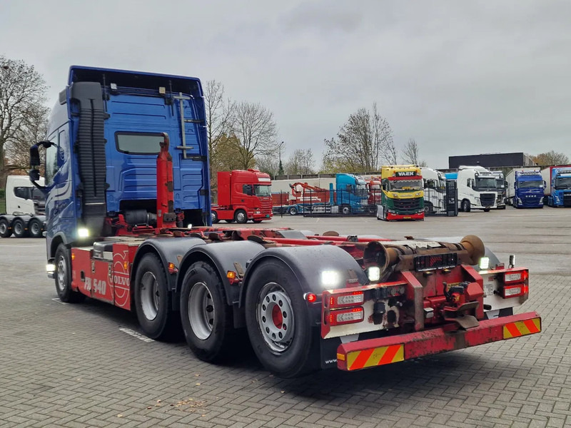Hook lift truck Volvo FH 13.540 Globetrotter 8x4*4 - HIAB Hook 22T - Full air - Work remote: picture 7 Hook lift truck Volvo FH 13.540 Globetrotter 8x4*4 - HIAB Hook 22T - Full air - Work remote: picture 7